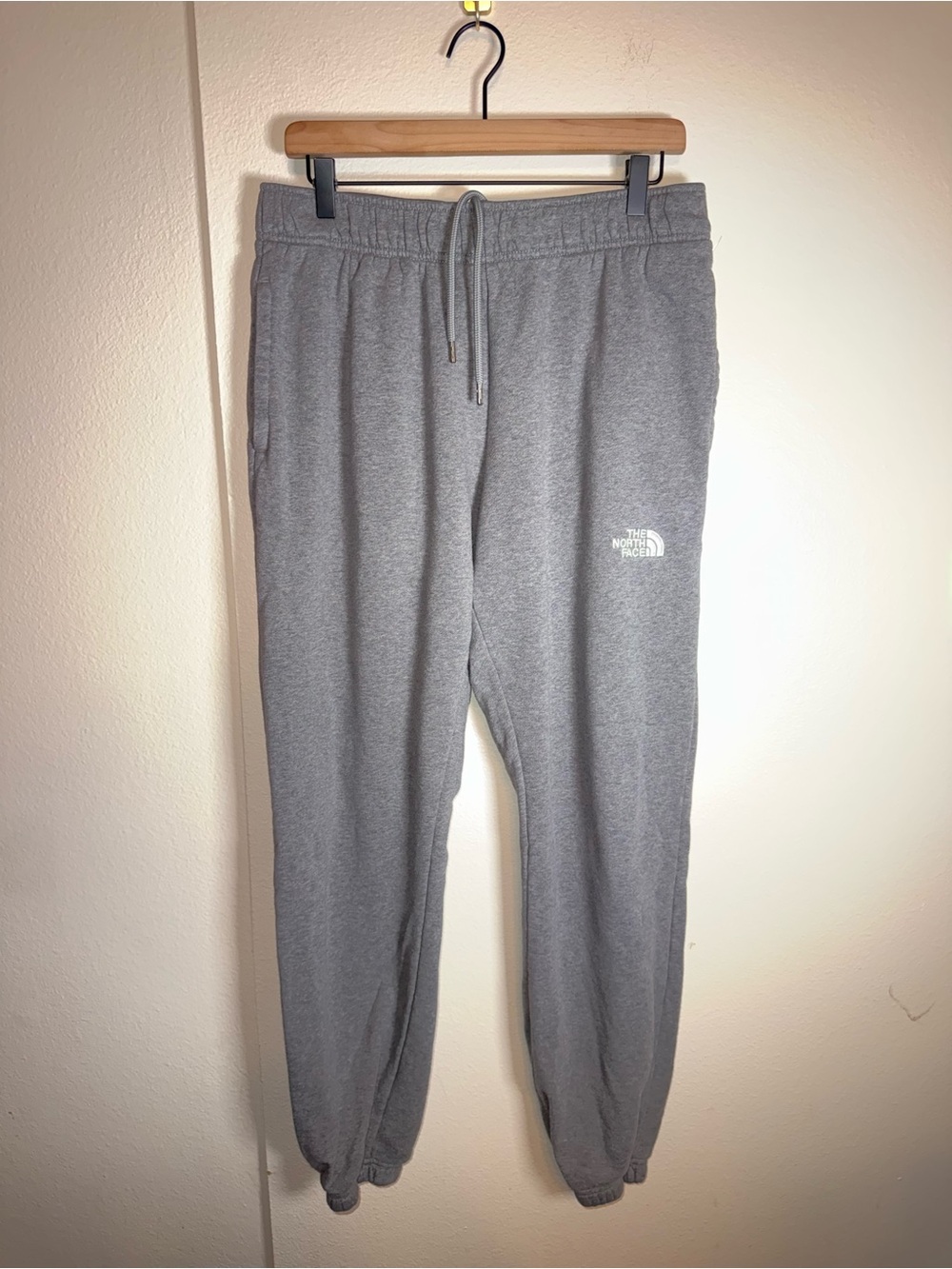 THE NORTH FACE Men’s Gray Fleece-Lined Joggers L